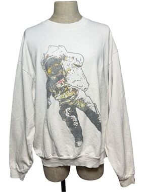 Kid Cudi To The Moon World Tour 2022 NASA Sweatshirt XL